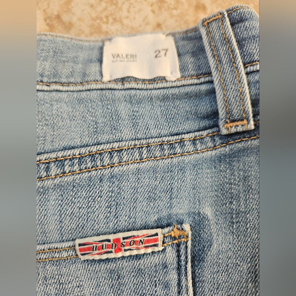 Hudson Valeri Cut Off 1" Cuff Short - 27 Denim Shorts Premium Denim Relaxed Fit - Picture 8 of 9